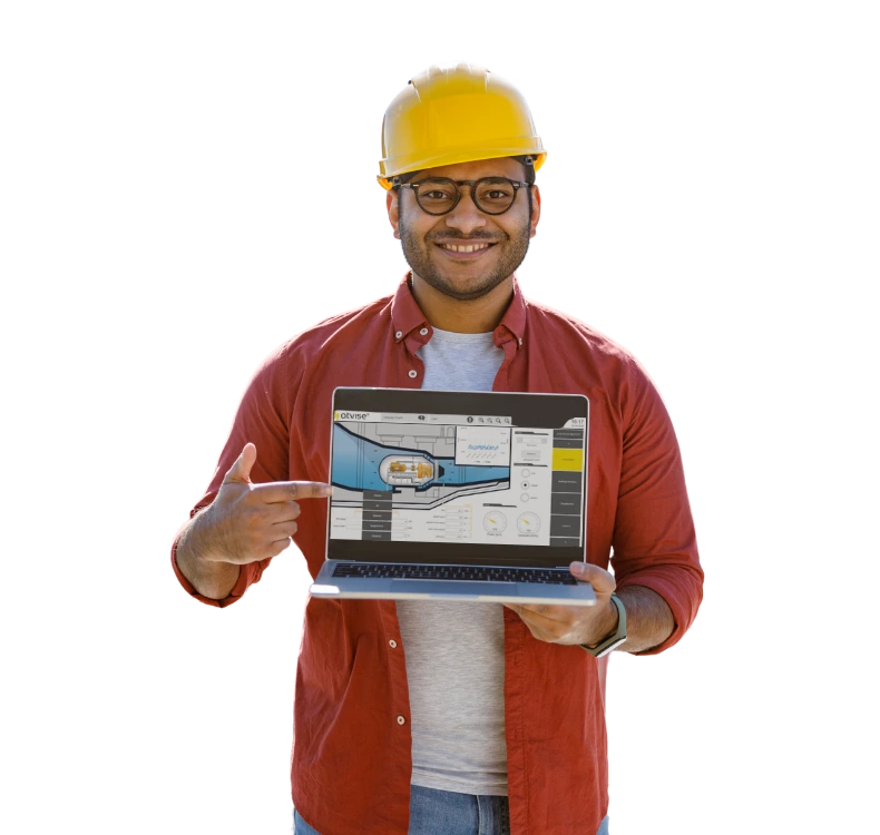 hombre que lleva casco y sostiene una laptop